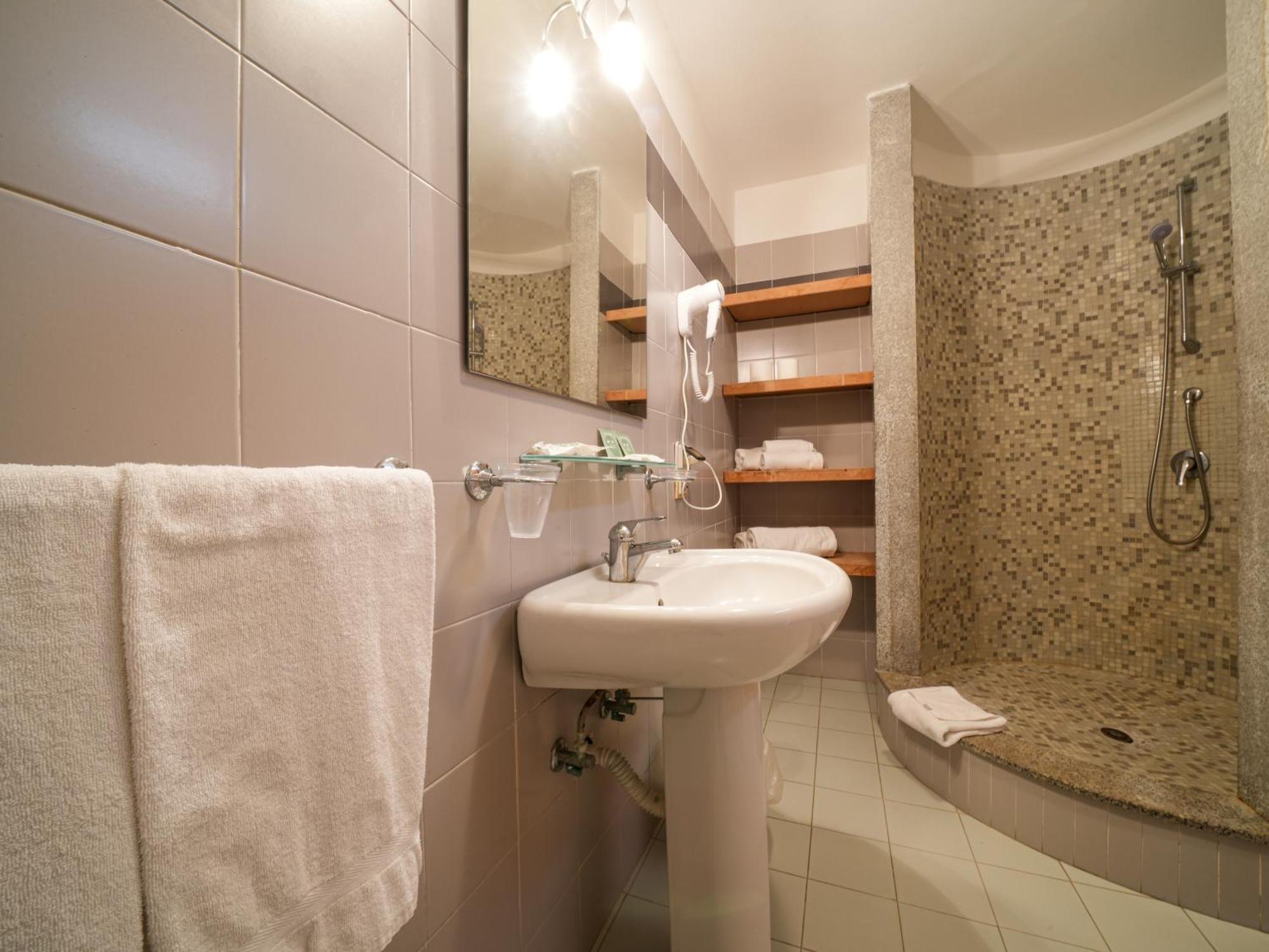 Le Tonnare Di Stintino - Beach Resort Bagian luar foto