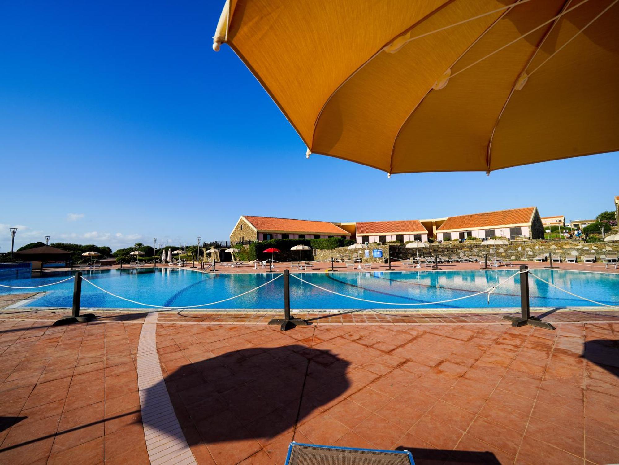 Le Tonnare Di Stintino - Beach Resort Bagian luar foto