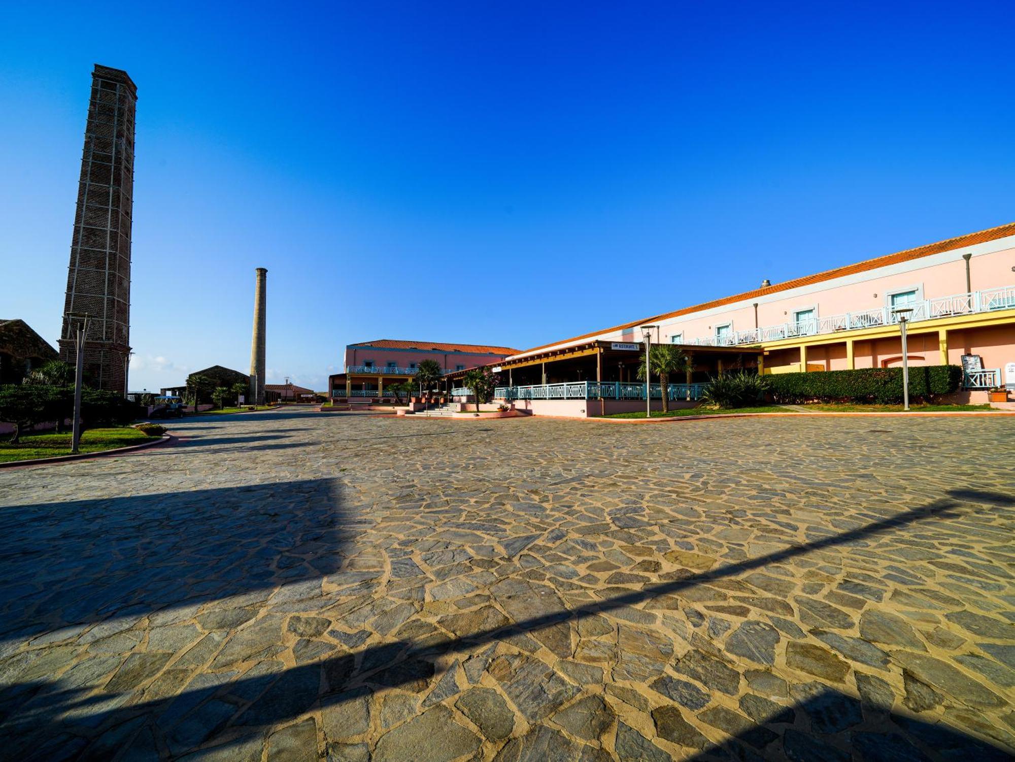 Le Tonnare Di Stintino - Beach Resort Bagian luar foto