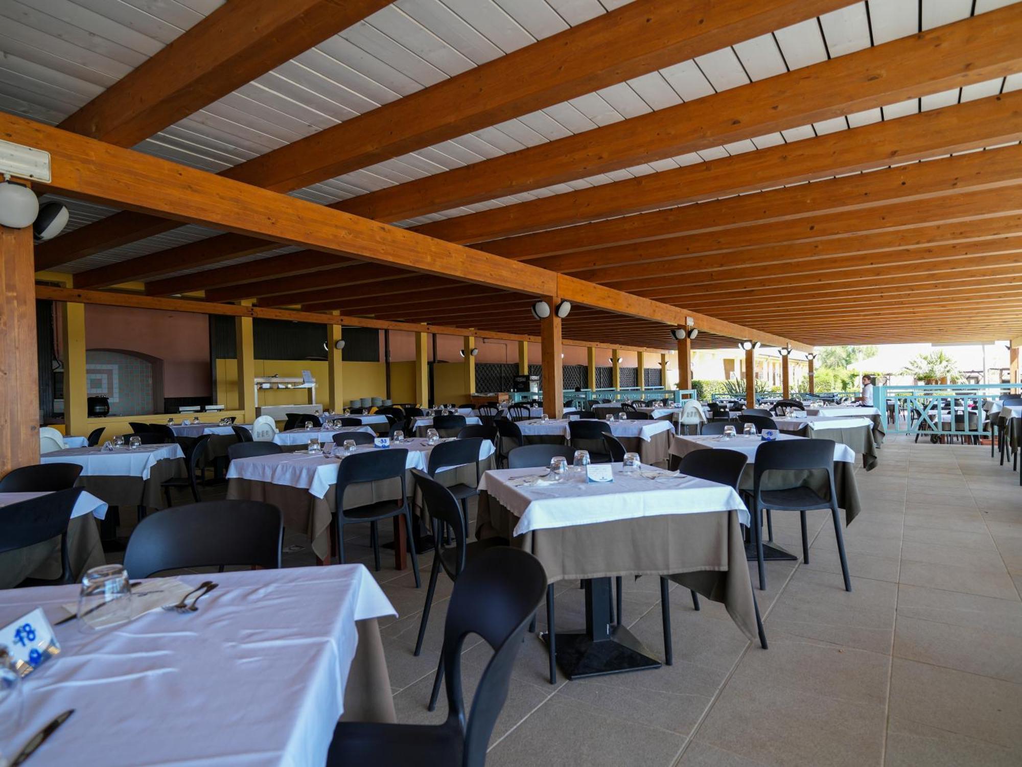 Le Tonnare Di Stintino - Beach Resort Bagian luar foto