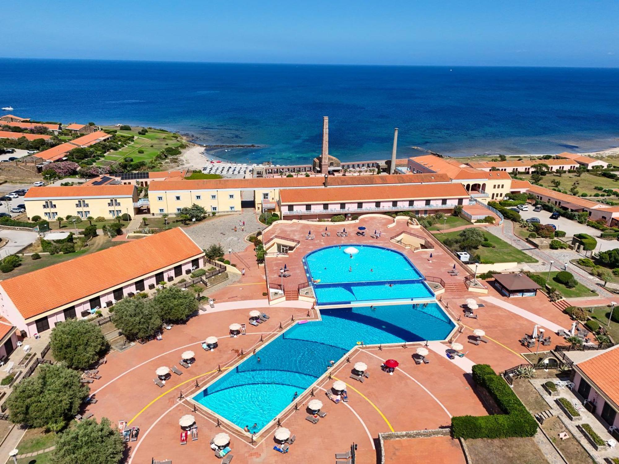 Le Tonnare Di Stintino - Beach Resort Bagian luar foto
